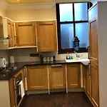 2-bed Sleeps 4 10 Mins To Centre Ferienhaus
