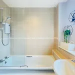 Elegant 3br House In Glasgow