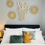 Elegant 3br House In Prázdninový dům