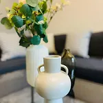 Prázdninový dům Elegant 3br House In