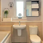 Prázdninový dům Elegant 3br House In