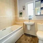 Elegant 3br House In * Glasgow