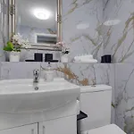 Semesterbostad Luxurious Royal 2br Apartment, Centre Glasgow