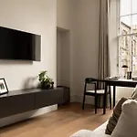Moment Blythswood St Aparthotel 4*