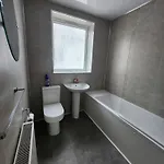 Дом отдыха Charming 3-bed Oasis-free Parking *