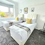 Charming 3-bed Oasis-free Parking Дом отдыха Глазго