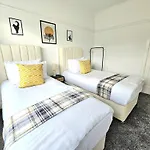 Charming 3-bed Oasis-free Parking Глазго