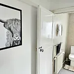 Charming 3-bed Oasis-free Parking Дом отдыха