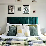 Charming 3-bed Oasis-free Parking Дом отдыха *