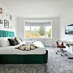 Дом отдыха Charming 3-bed Oasis-free Parking *