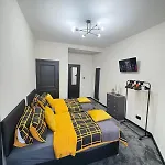 3br Modernised Sleeps 8, Walking Distance To West End, Free Parking דירה *