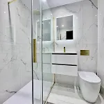 3br Modernised Sleeps 8, Walking Distance To West End, Free Parking