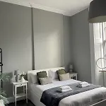 Apartment Spacious Hillhead Haven - Pass The Keys *