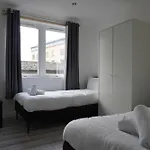 דירה Group Getaway *