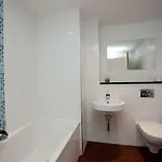 The Spires Serviced דירה *