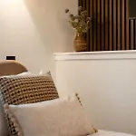 Botanic House - 3br - Private Parking *
