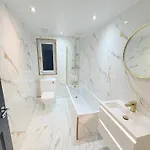 Stylish & Sleeps 7 - Free Parking - Walking Distance To & West End Διαμέρισμα *