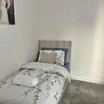Three Bedroom In Centre *
