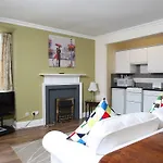 Number 52 Charlotte Street Otel Glasgow
