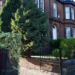 Claremont House ホテル 3*