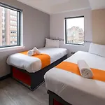 Hotel Easyhotel 2*