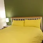 Oatlands Oasis-free Parking-2 Minutes From M74 Tatil Evi *