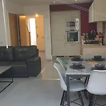 Oatlands Oasis-free Parking-2 Minutes From M74 Tatil Evi