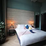 Revolver Hotel