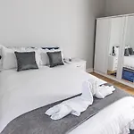 Apartment Free Pool Table Cinema Tabletennis Airhockey *