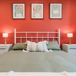 Ferienhaus Henderson House - West End 3 Bedroom Family