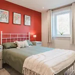 Henderson House - West End 3 Bedroom Family * Glasgow