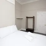 Stylish Southside 2 Bedroom Flat With Free Parking * Glasgow