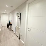 Apartment 2-bed Flat In East End