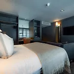 Dakota 5*
