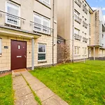 בית נופש Modern 5 Bedroom Townhouse With Free Parking