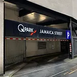 Vcity At The Teacher Aparthotel 4*