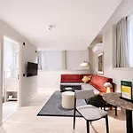 Vcity At The Teacher Aparthotel 4*