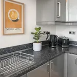 Apartman Luxury Historic City-centre Flat & Free Parking *