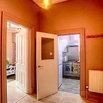 Homely 2 Bed Victorian West End