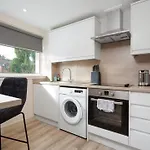 1br Shawlands Walk To Queens Park With Parking * גלאזגו