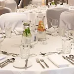 Hilton Garden Centre 호텔 4*