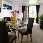 Meadowside Quay 2br Luxurious * Glasgow