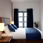 The Spires Serviced * גלאזגו