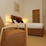 The Spires Serviced דירה *