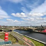 The Heights - River And View Apartmán