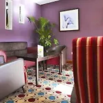 Premier Braehead Hotel 3*