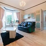 דירה Busby Apartments Busby