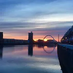 Principal - Clyde Waterfront Lejlighed