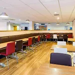 Hotell Travelodge Airport 3*
