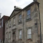 Number 52 Charlotte Street Otel Glasgow